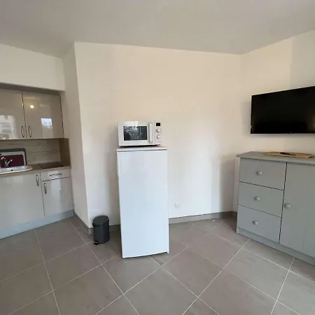 Apartament Studio Climatise 2 Pers, Lave-vaisselle, Centre-ville, Parking, Pres Commerces Et Plage - Fr-1-702-54 *